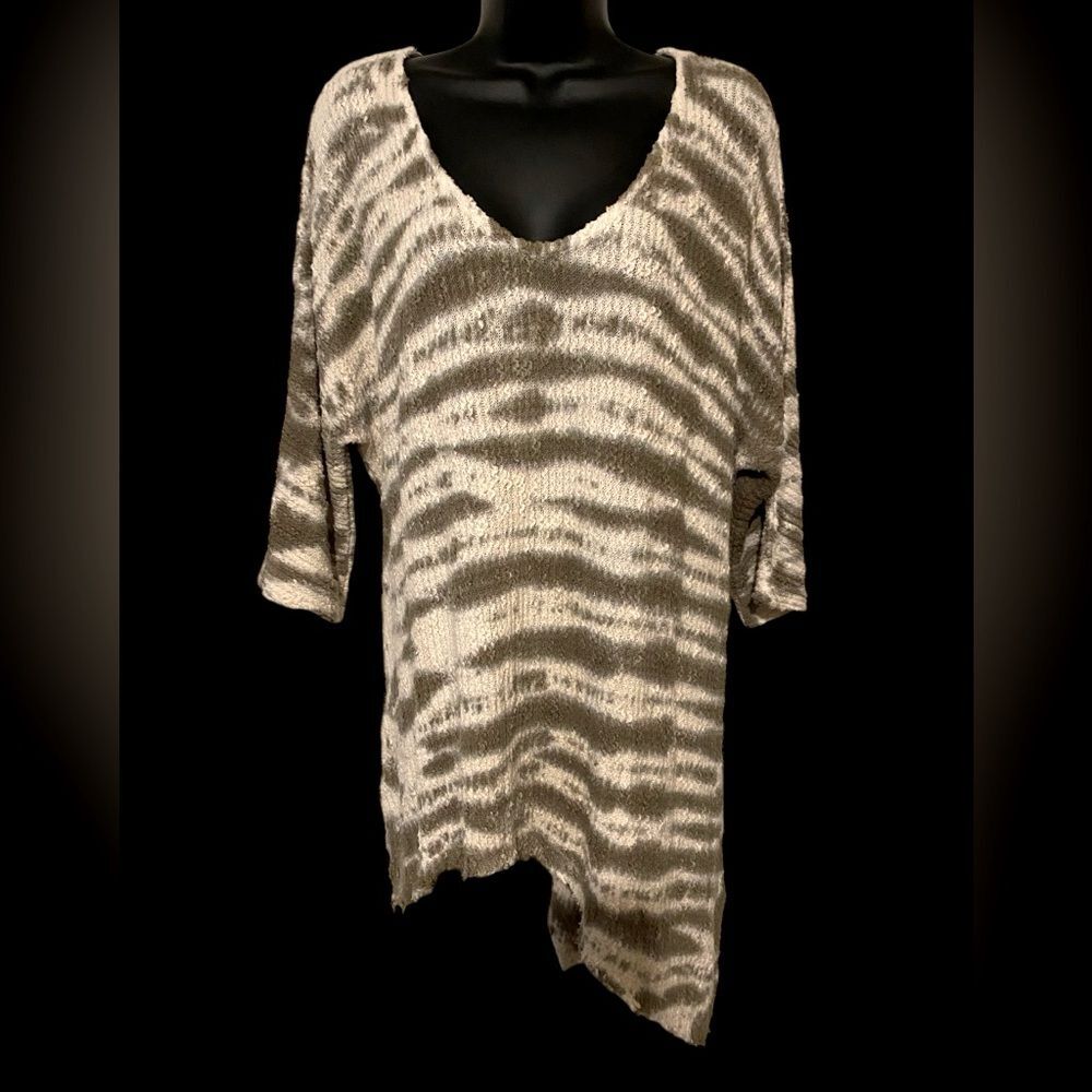 XCVI wearables asymmetrical oversized knobby knit sweater NWT size L.